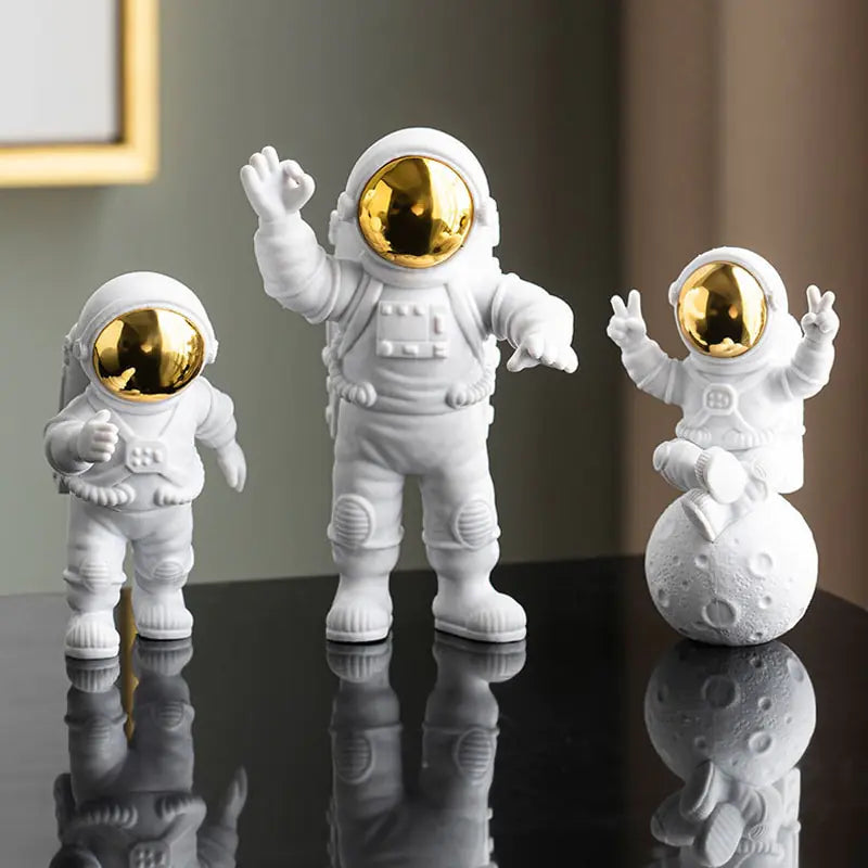 Astronaut and Moon Lamp Home Decor Sets at Lampz Store